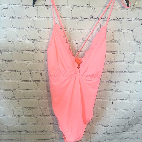 Size 14 Pink Scalloped Swimsuit by La Blanca. Adjustable back ties. Buil…